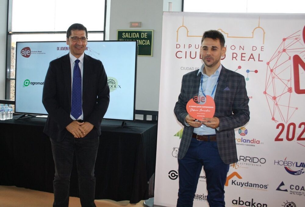 AJE premia en Puertollano a los jóvenes emprendedores 
