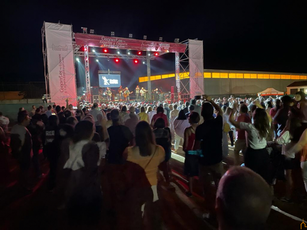 Celtas Cortos y Demarco Flamenco reúnen a 4.500 personas