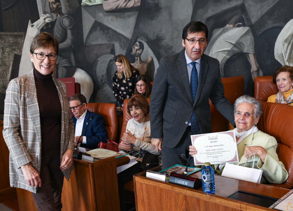 Caballero reconoce importancia de los mayores en la sociedad