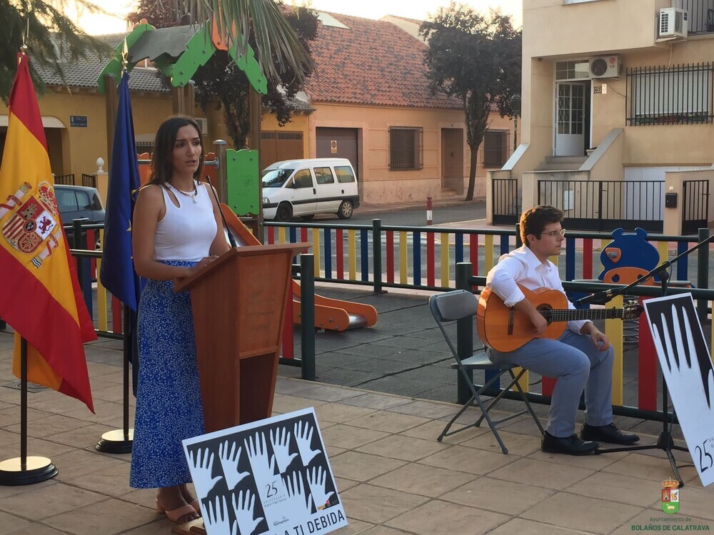 Bolaños dedica una placa a las víctimas del terrorismo 