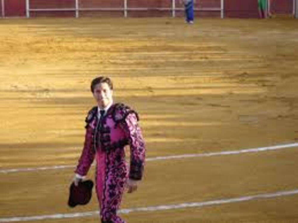 El diestro Canales Rivera en una corrida de toros 