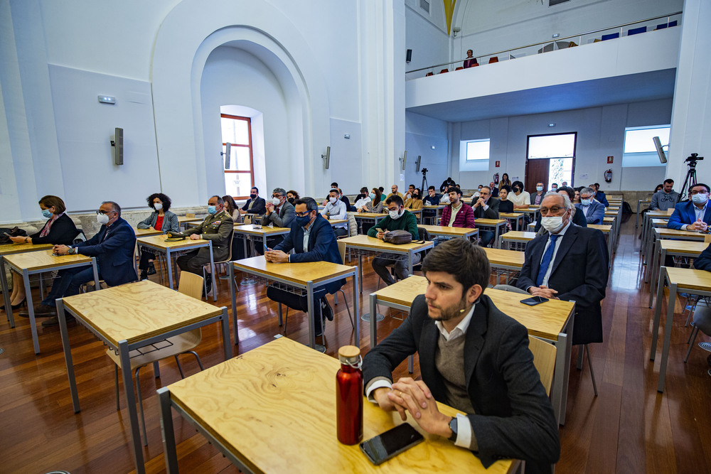 El Foro de Empleo pone en contacto mil alumnos y 200 ofertas