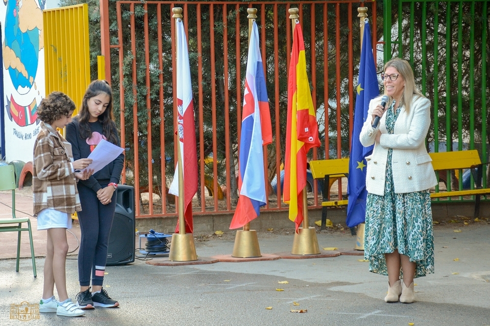 Polacos y eslovacos llegan al colegio Maternidad