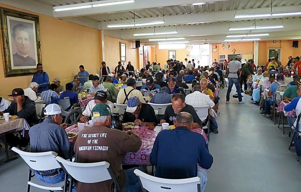 Un comedor con alma ciudadrealeña ayuda a 900 migrantes al día