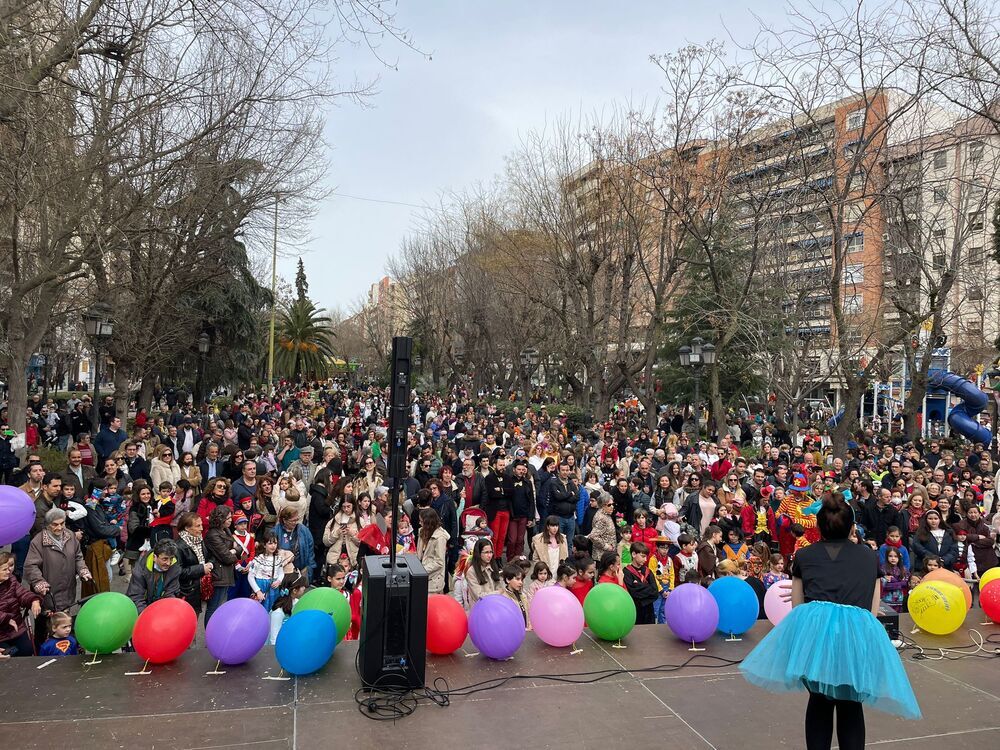 El desfile infantil cita a un millar de escolares