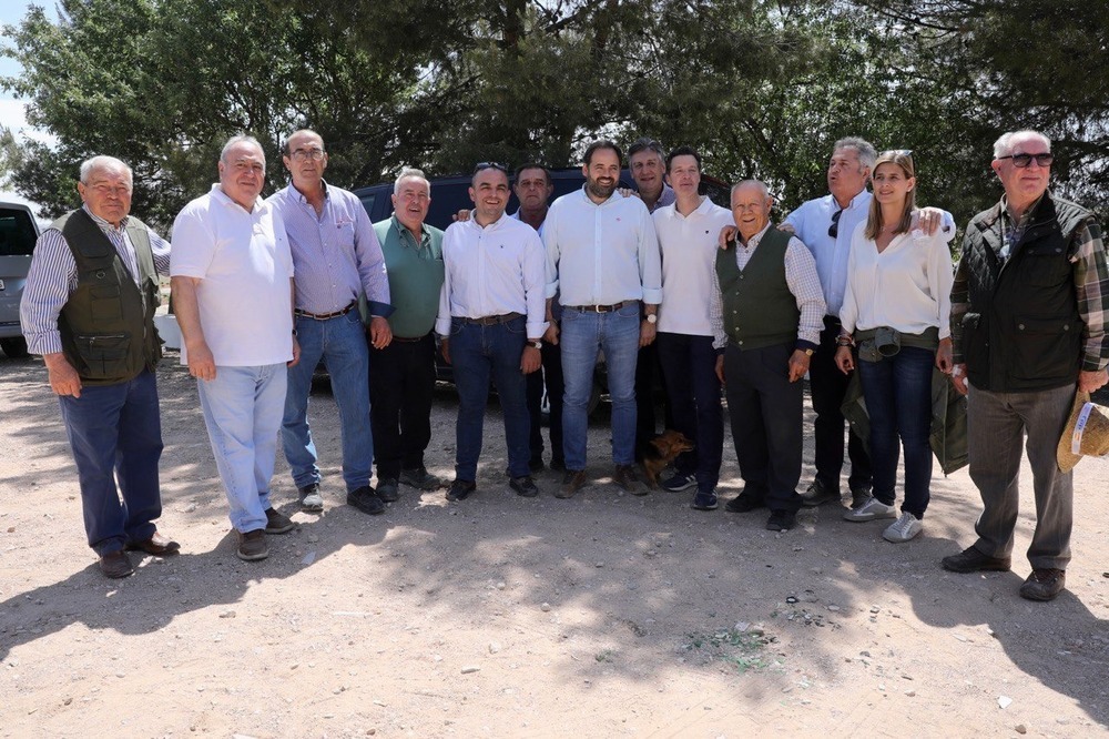 Núñez, Tirado y Agudo con una cuadrilla de Miguel Esteban.