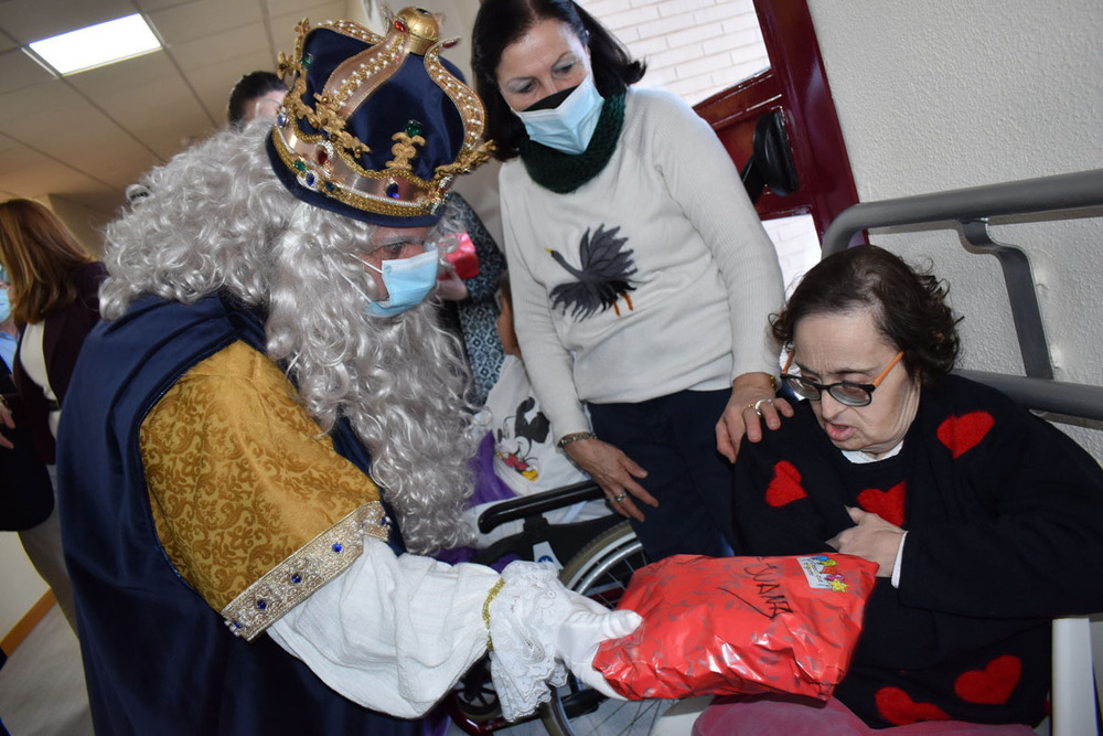 Parada de los Reyes Magos en la residencia Fundación Agria