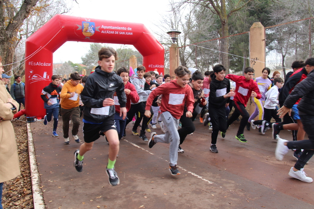 El IES María Zambrano viste de Navidad el parque Alces