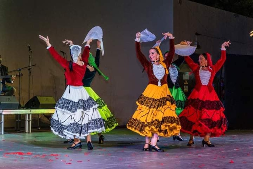 Música, ritmo, color y caíces en el Festival de Folclore