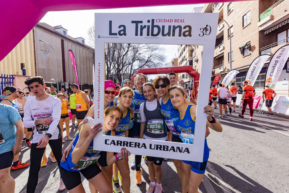 carrera de La Tribuna, carrera de 10 Klm patrocinada por La Tribuna de Ciudad Real, gente coriendo, carrera de la tribuna