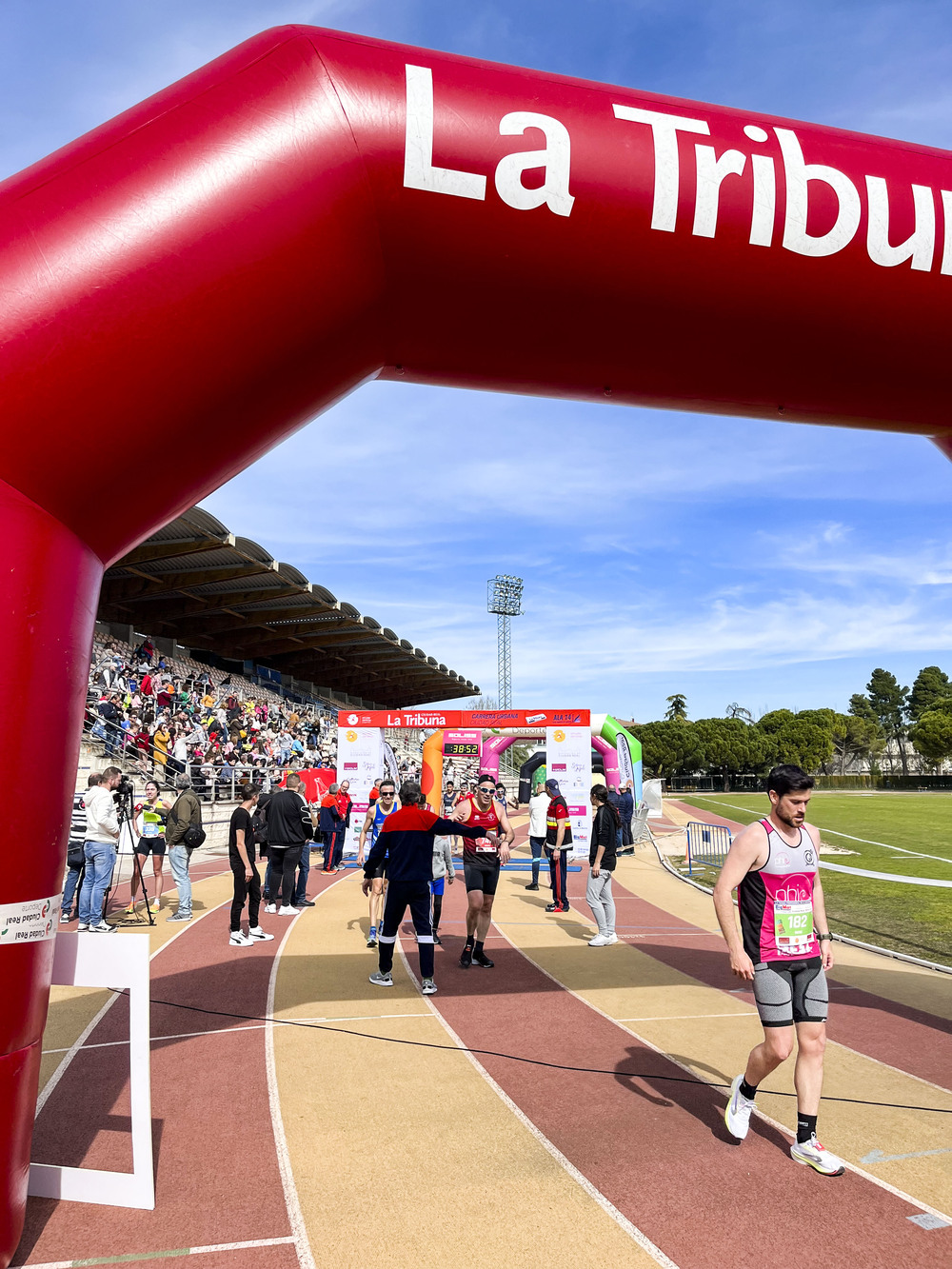 carrera de La Tribuna, carrera de 10 Klm patrocinada por La Tribuna de Ciudad Real, gente coriendo, carrera de la tribuna  / DIEGO MURILLO RUEDA VILLAVERDE