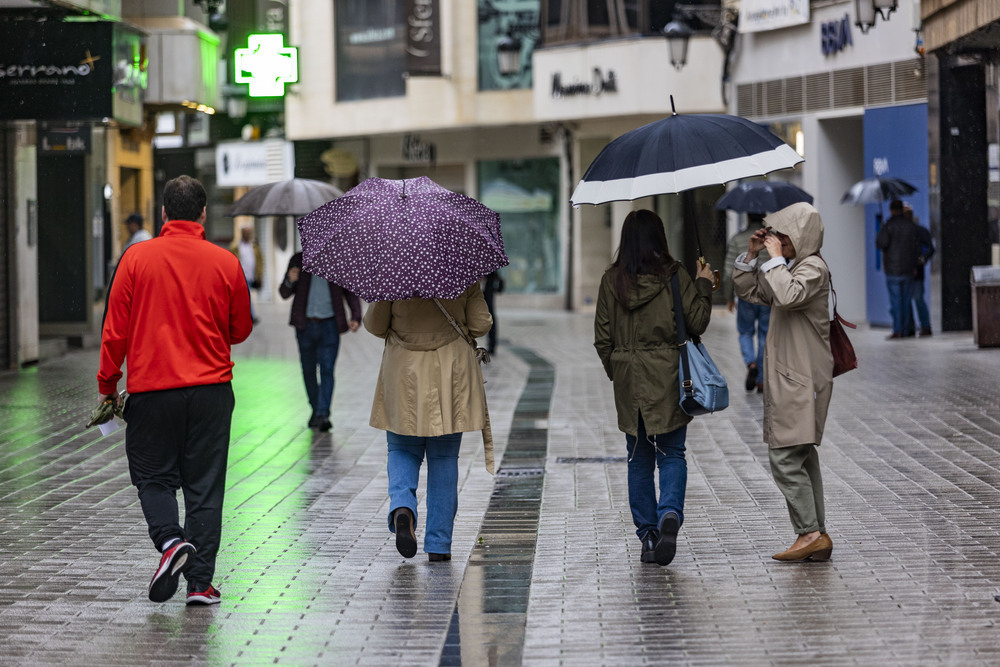 Las lluvias dejan ya más de 30 litros en la capital