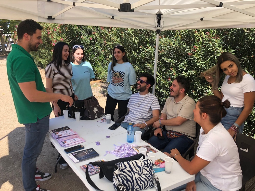 Más participación en las tradicionales migas en El Pilar