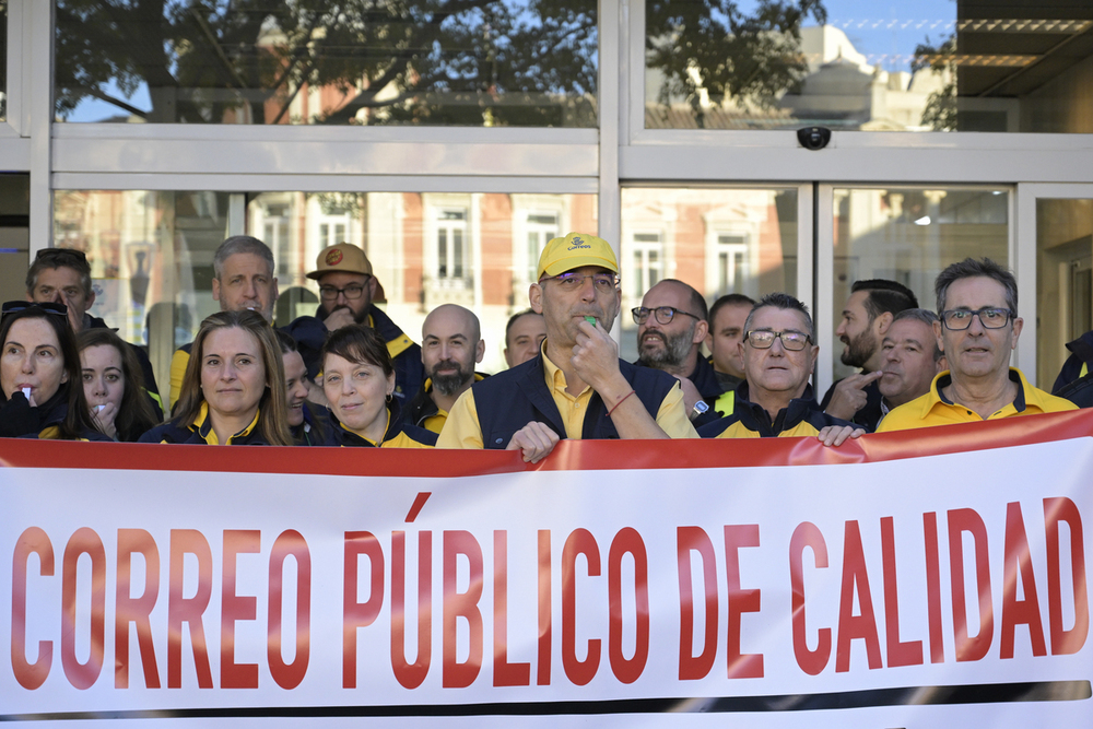 Trabajadores de correos en huelga