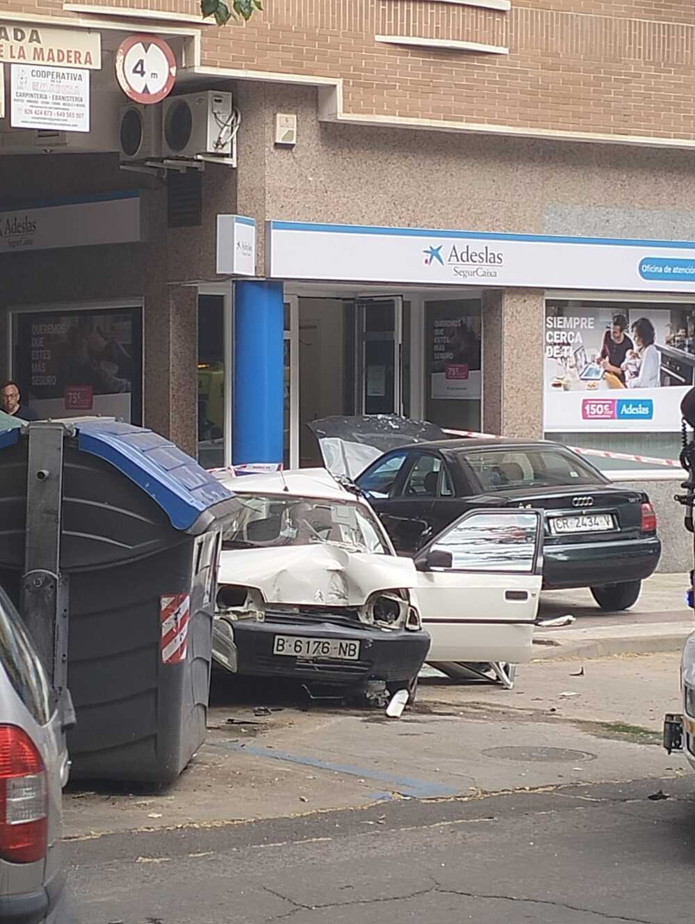 Aparatoso accidente en la calle Ancha con cuatro heridos