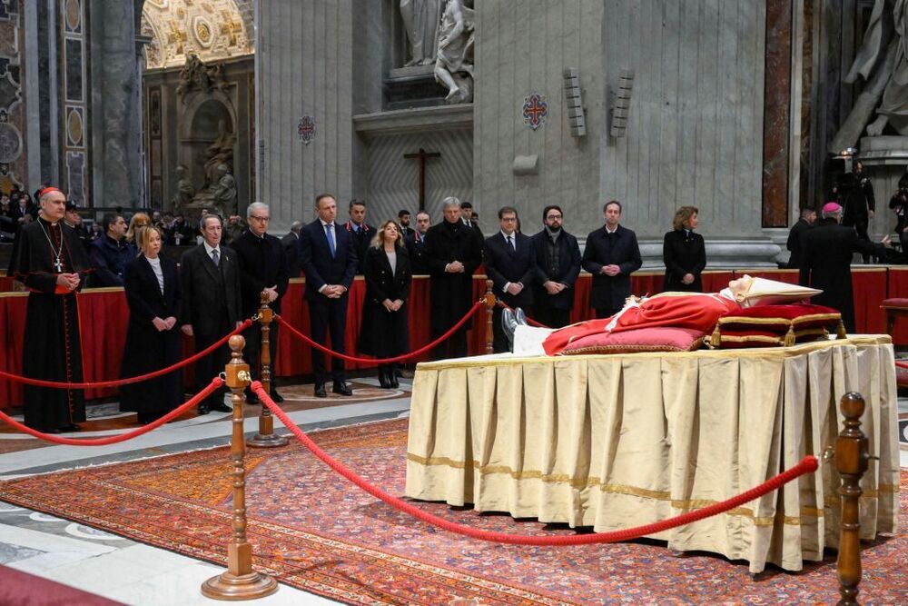 El último adiós a Benedicto XVI  / VATICAN MEDIA