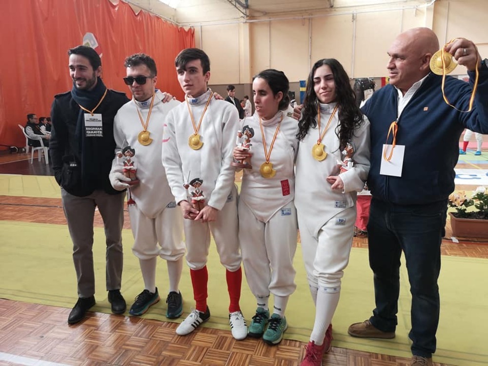 Podio del Torneo Nacional de Esgrima a Ciegas.