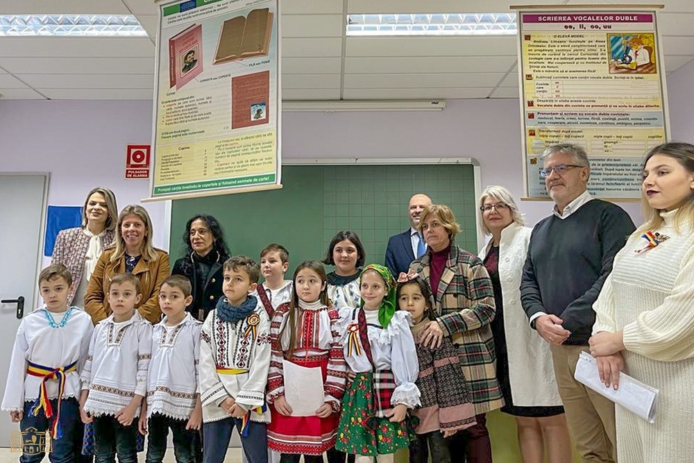 Homenaje a la cultura rumana en el colegio