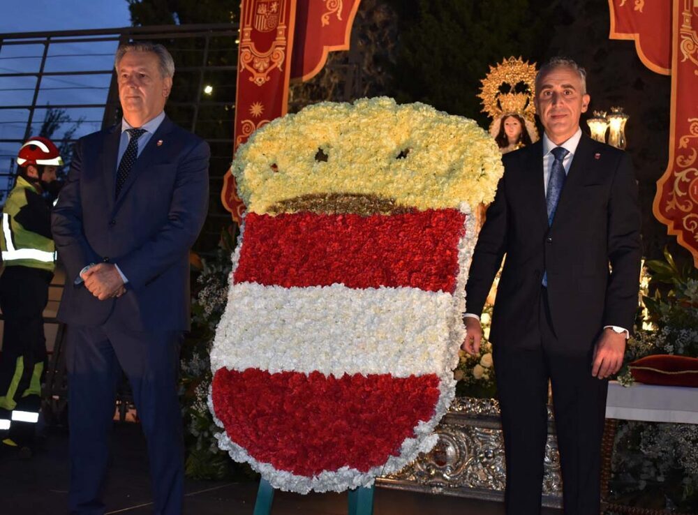 Puertollano muestra su cariño a Virgen con multitud de flores 