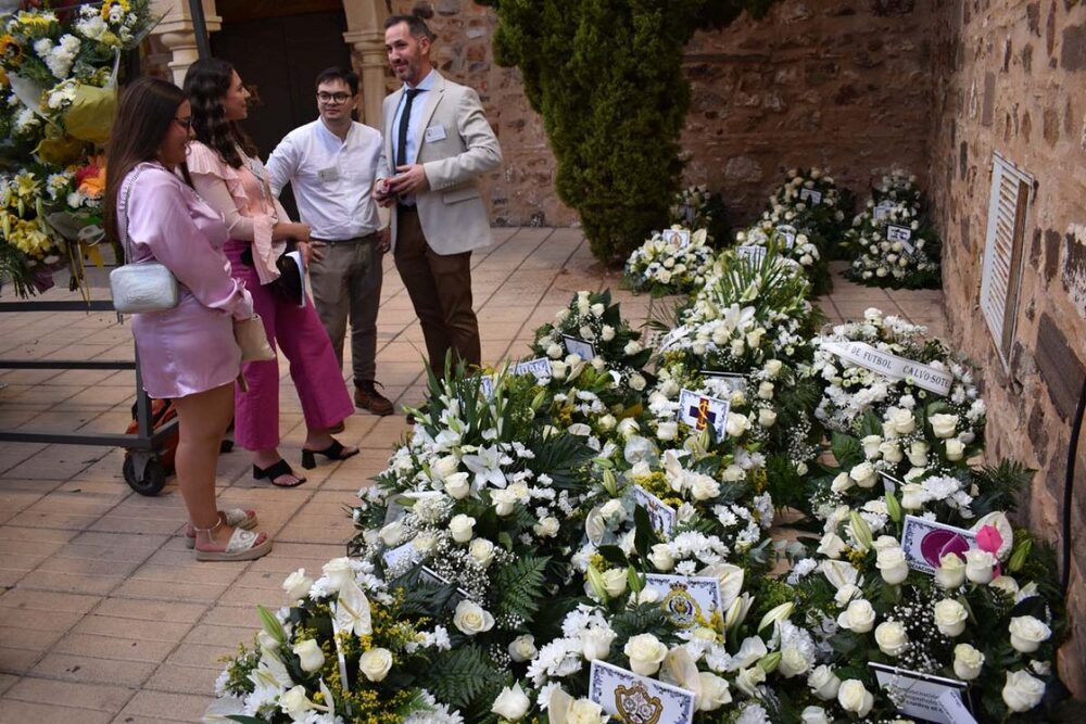 Puertollano muestra su cariño a Virgen con multitud de flores 