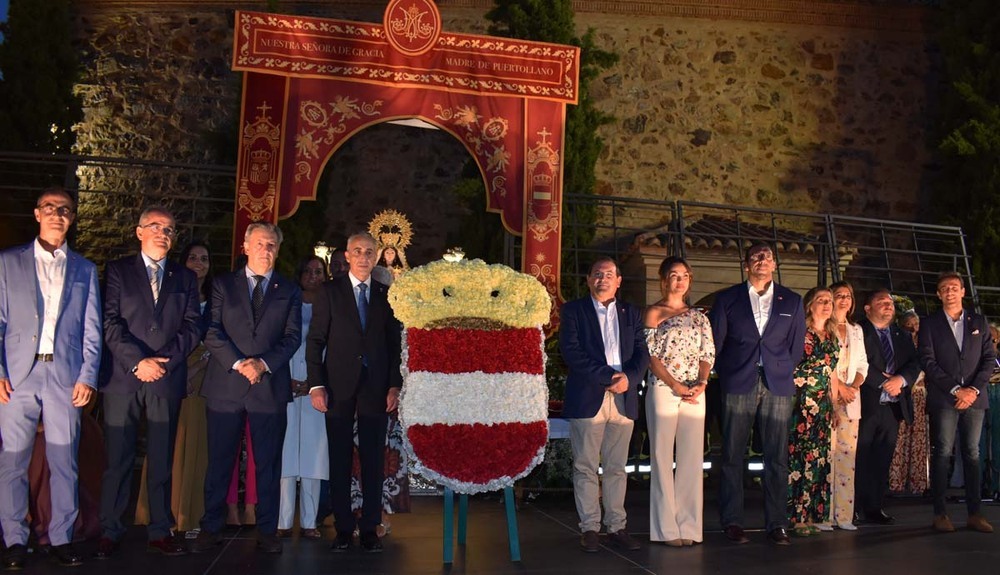 Puertollano muestra su cariño a Virgen con multitud de flores 