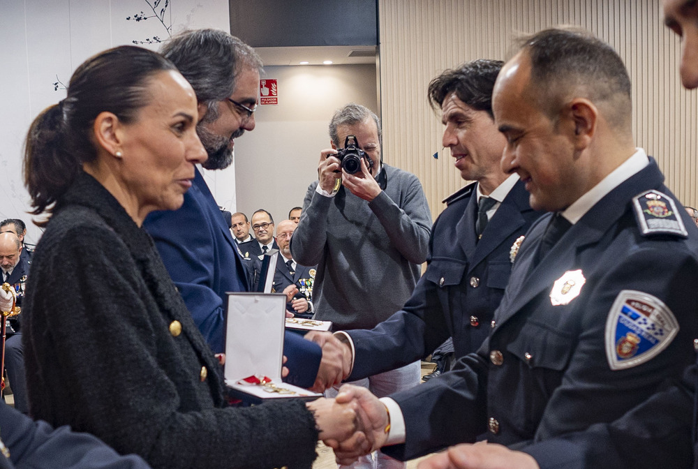 festividad de la Policía Local de Ciudad Real, foto de plantilla y entrega de medallas  / RUEDA VILLAVERDE