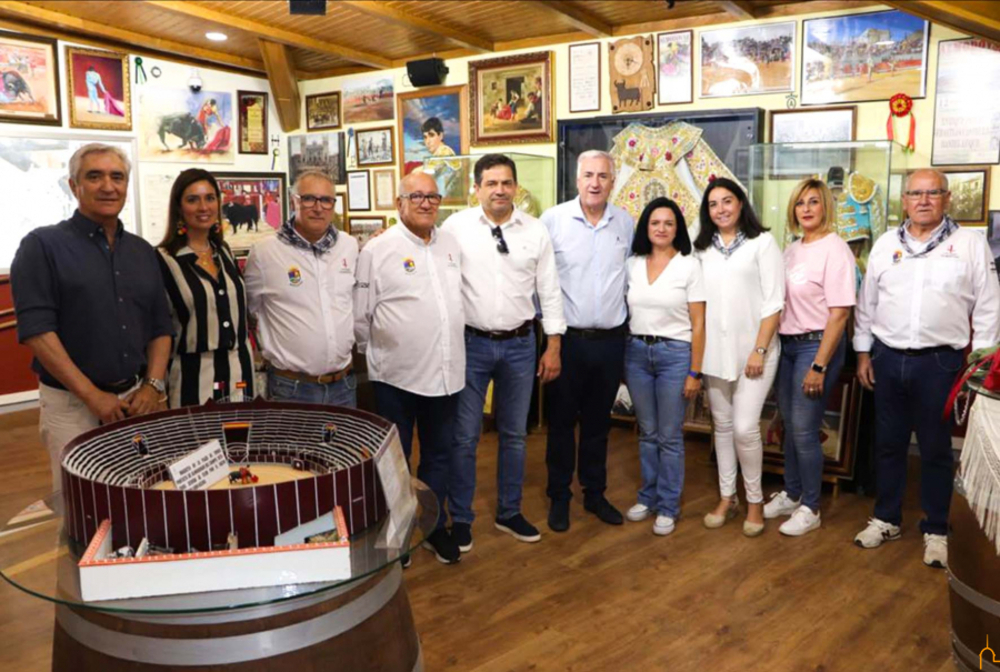 Valverde traslada el apoyo a los encierros de Almodóvar