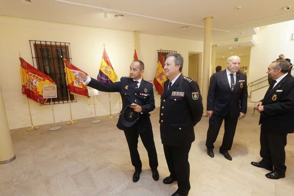Defensa muestra la evolución de la bandera de España