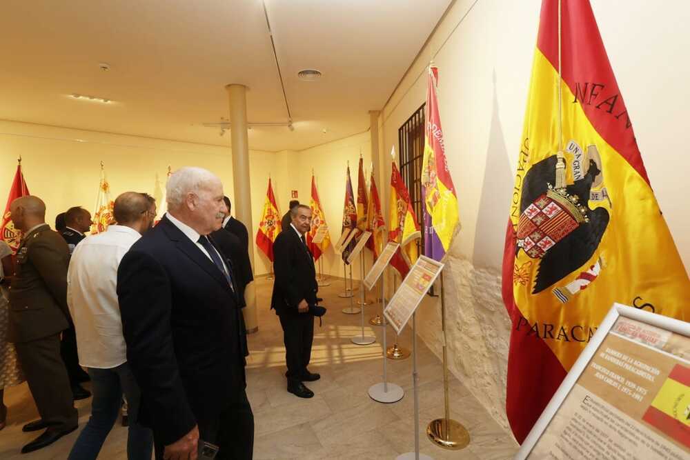 Defensa muestra la evolución de la bandera de España