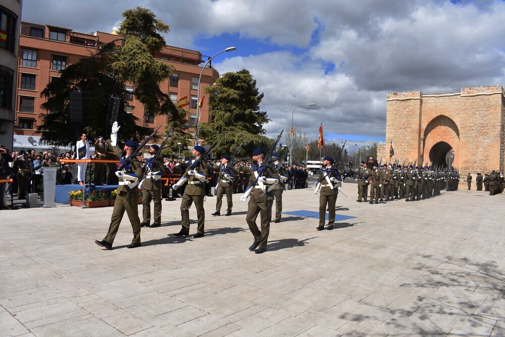Jura de bandera en la Puerta de Toledo de Ciudad Real.