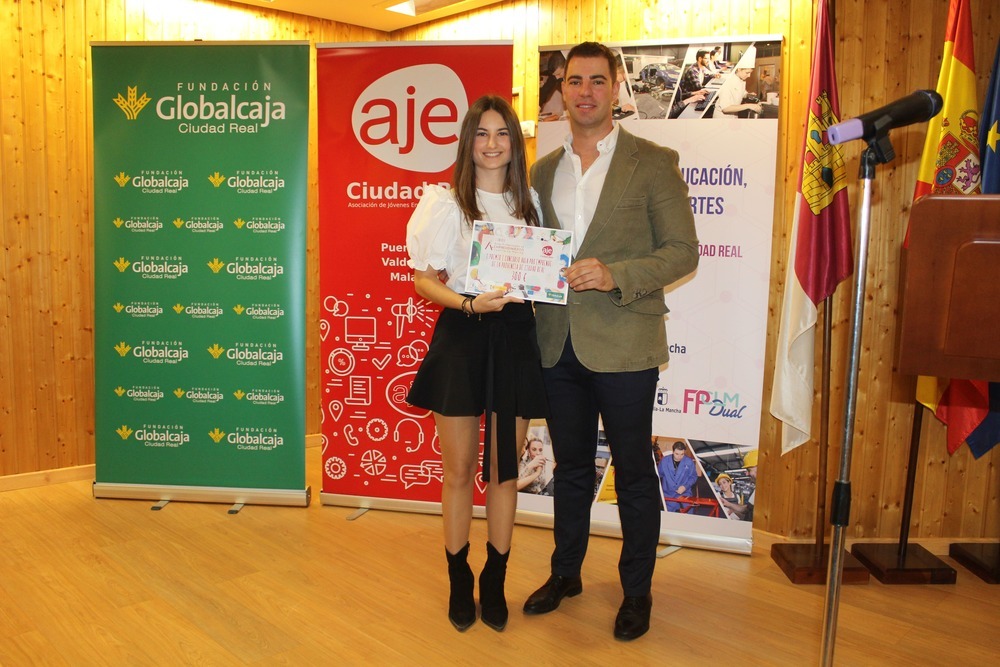 El IES Azuer de gana el concurso Aula Pro Emprende de AJE 