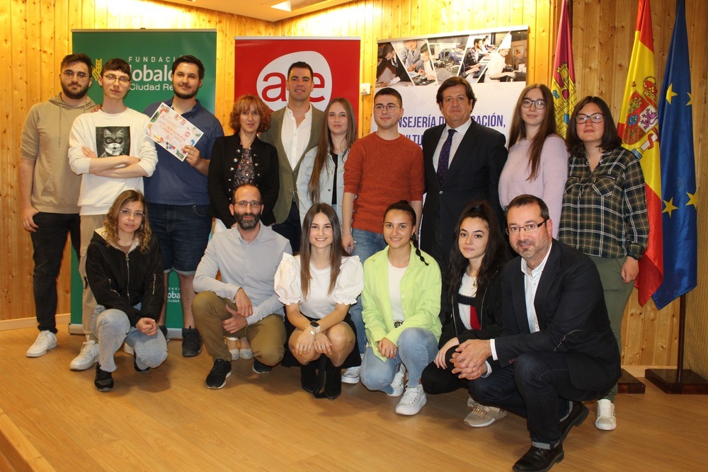 El IES Azuer de gana el concurso Aula Pro Emprende de AJE 