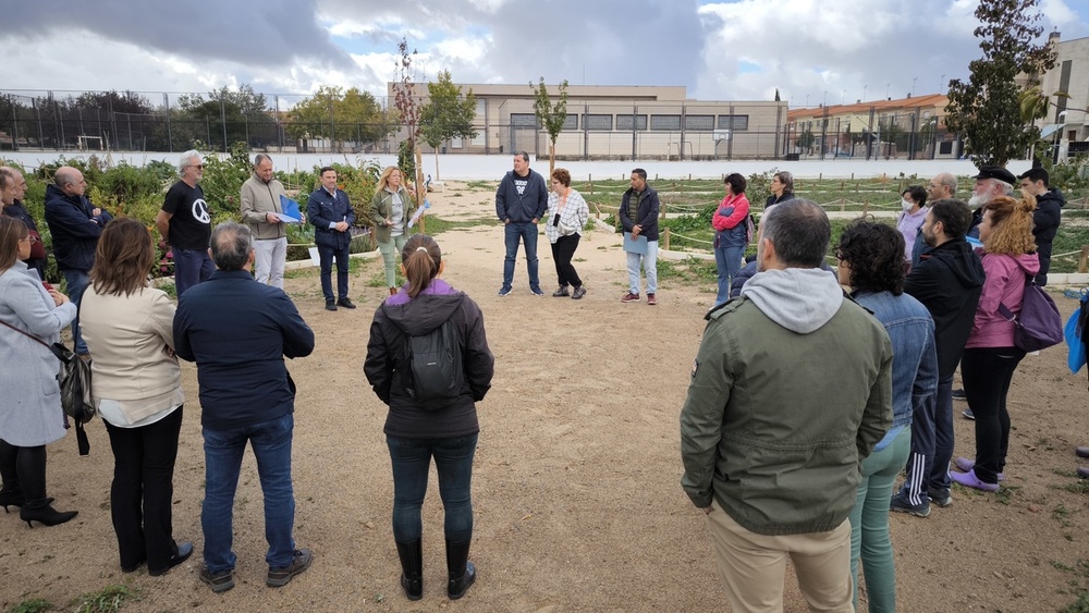 El Ayuntamiento entrega los huertos urbanos de la calle Sol