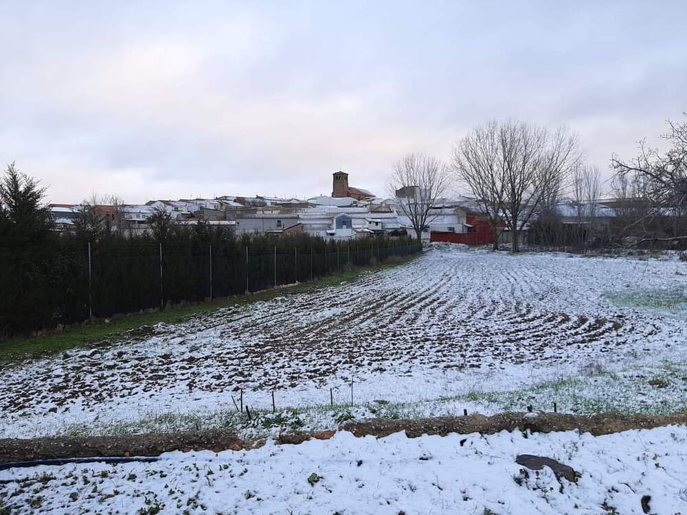 Llega la primera nieve a la provincia en el Campo de Montiel