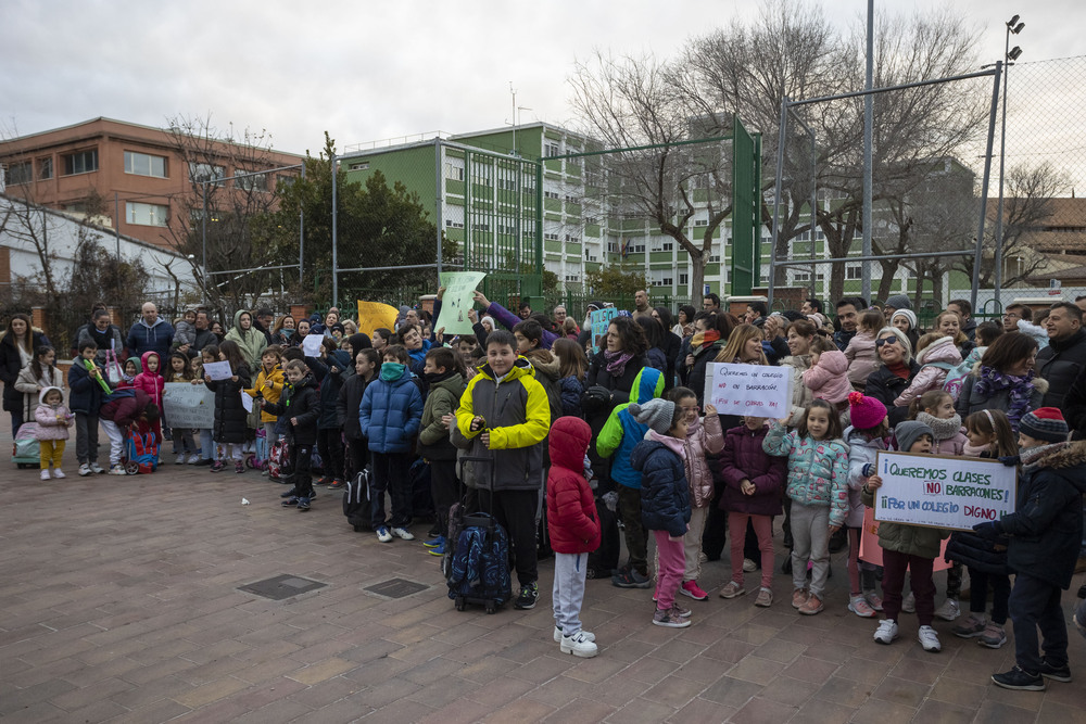 protesta de las familias del colegio Ángel Andrade y colegio Dulcinea