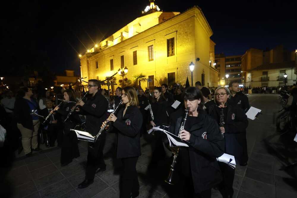 La solemnidad de la procesión del Entierro domina la noche