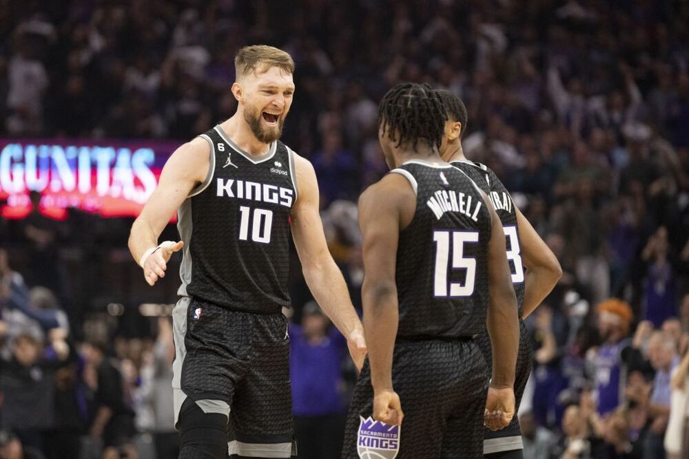 Green pisotea a Sabonis y los Kings noquean a los Warriors