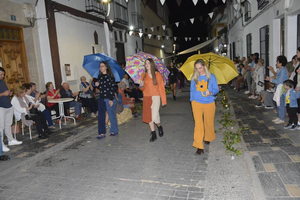 Viernes de ofrenda, color y moda en Malagón