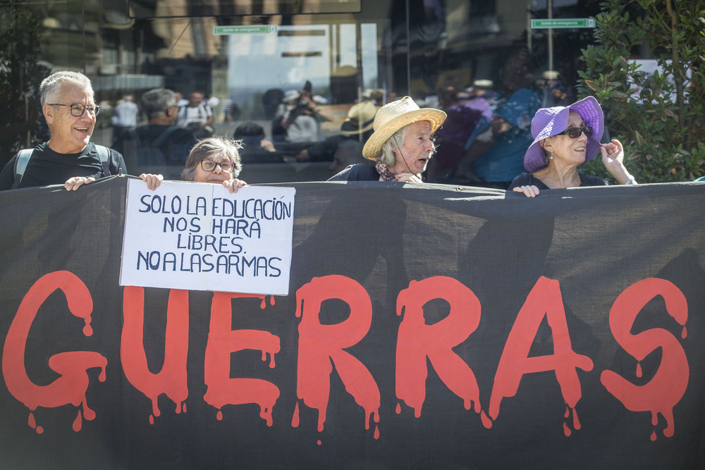 Concentración contra la guerra en Zocodover, en el centro de la ciudad de Toledo.