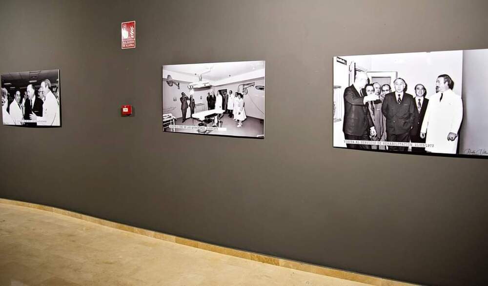 Exposición fotográfica de la historia del Hospital en el muséo Cristina Rodero, con fotos de José Rueda