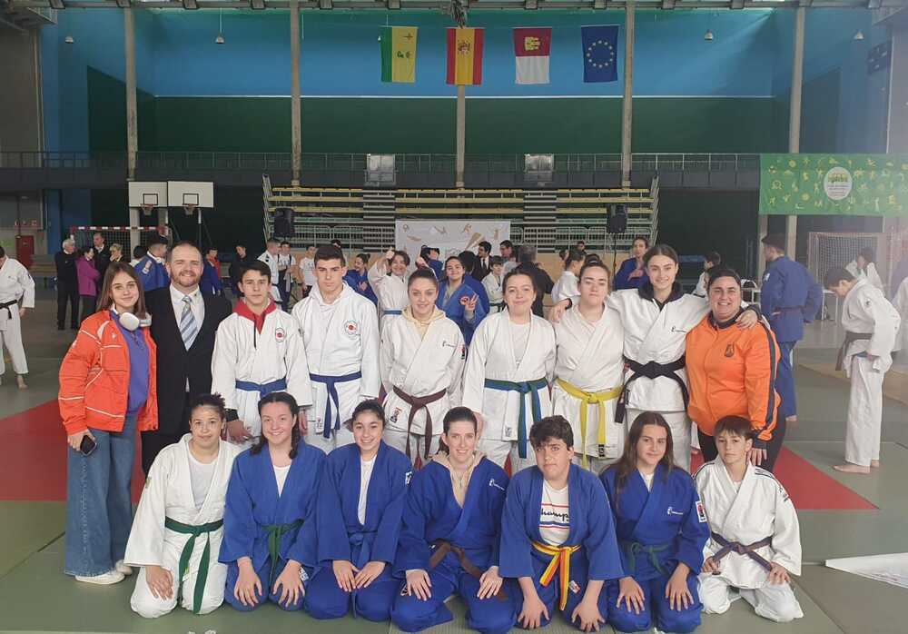 Grupo de judocas de Villarrubia.
