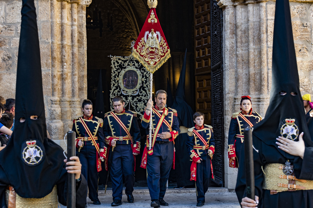 SEMANA SANTA DE CIUDAD REAL PROCESIÓN DEL SABADO SANTO DE SAN PEDRO CON LA SALIDA DE DOS PASOS LA VIRGEN DE LA SOLEDAD, HERMANDAD DE LA SOLEDAD Y VIRGEN DE LA AMARGURA  / RUEDA VILLAVERDE