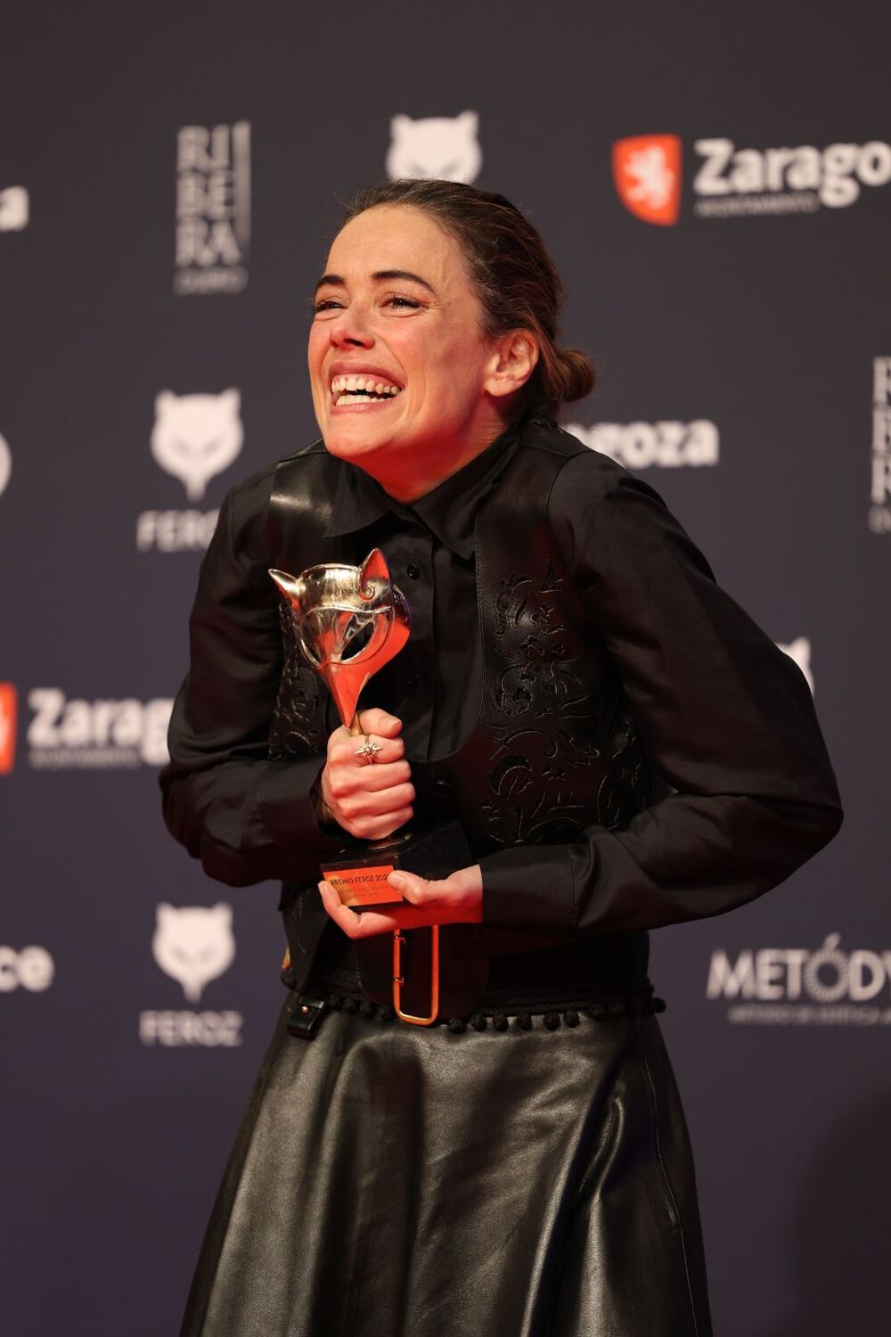 La actriz Patricia López Arnaiz posa en el photocall tras recibor el premio 'Mejor actriz de reparto de una serie' por ‘Intimidad’   / FABIÁN SIMÓN