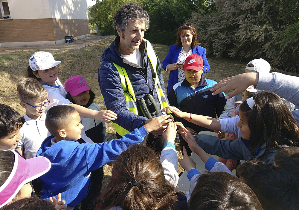 Jornada de anillamiento científico en la ecofactoría de Palencia.