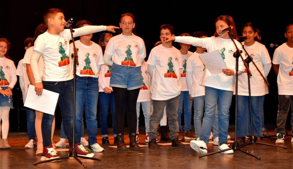 Escolares de ocho centros cantan a la Navidad