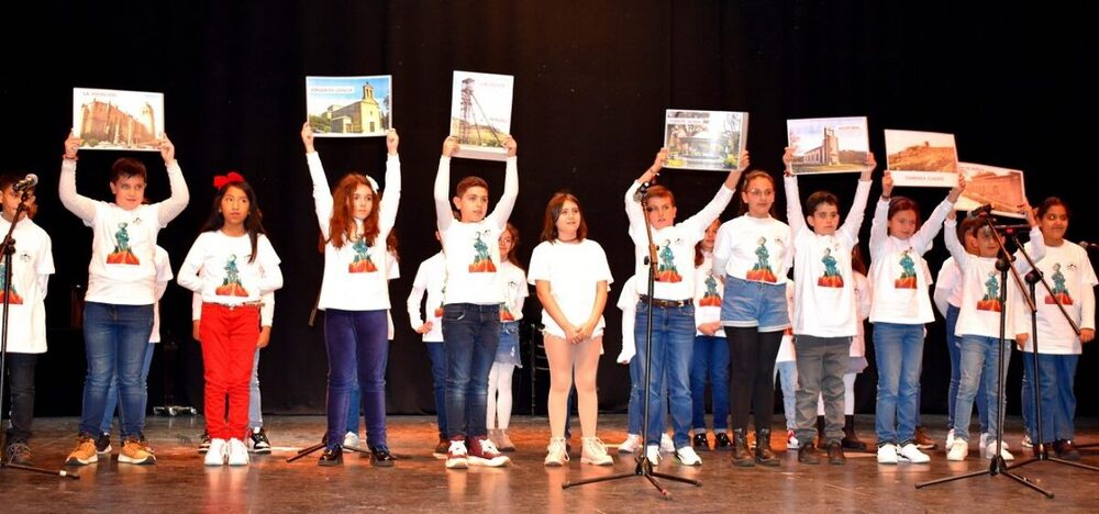 Escolares de ocho centros cantan a la Navidad