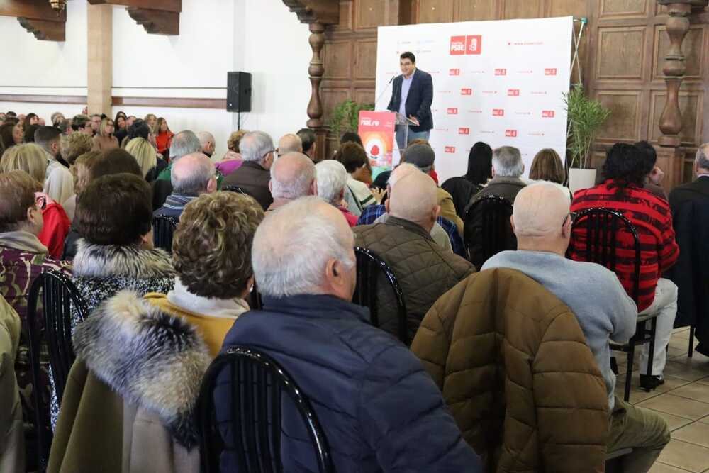 Militantes socialistas, durante el acto de homenaje.