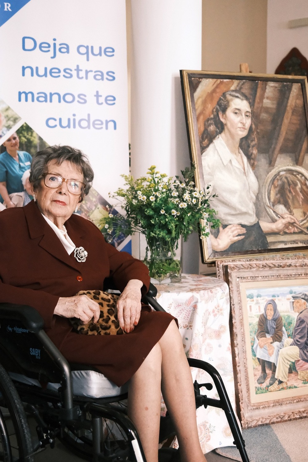 La pintora Gloria Merino es homenajeada en su residencia
