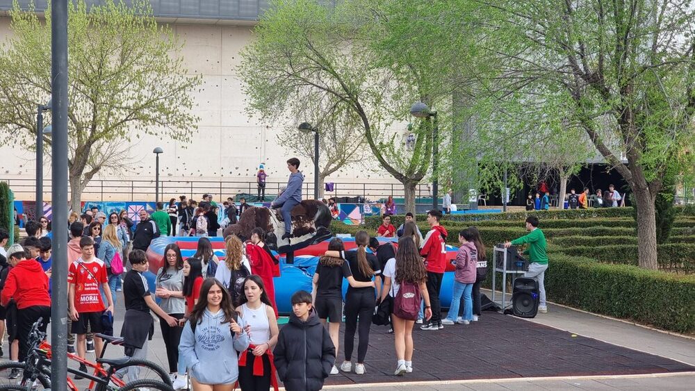 1.500 jóvenes celebran con actividades el Día de la Primavera 