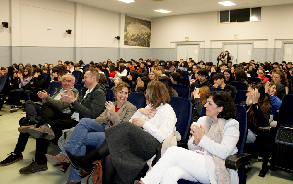 Una charla sobre prevención del suicidio reúne a 200 jóvenes